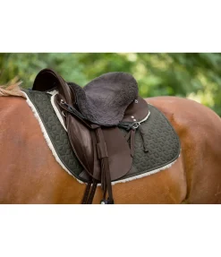 Tapis de selle en laine de mouton retourné Bernina